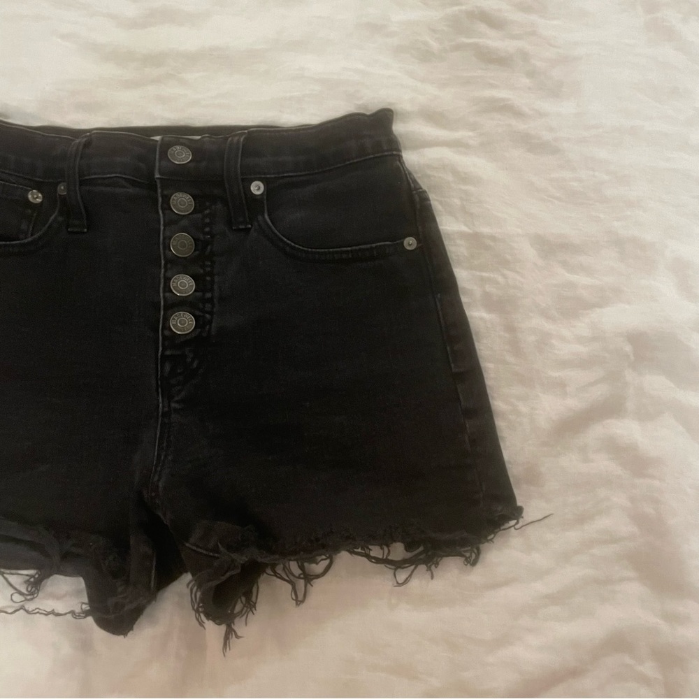 $68 Madewell Black Button Front Denim Shorts - Picture 2 of 6